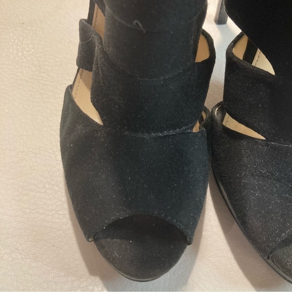 CALVIN KLEIN Sz 8.5 Patrish Peep Toe Cut Outs Heeled Suede Shooties Shoes - Picture 3 of 12